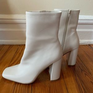 Lynden Bone shoes by Steve Madden (never worn)